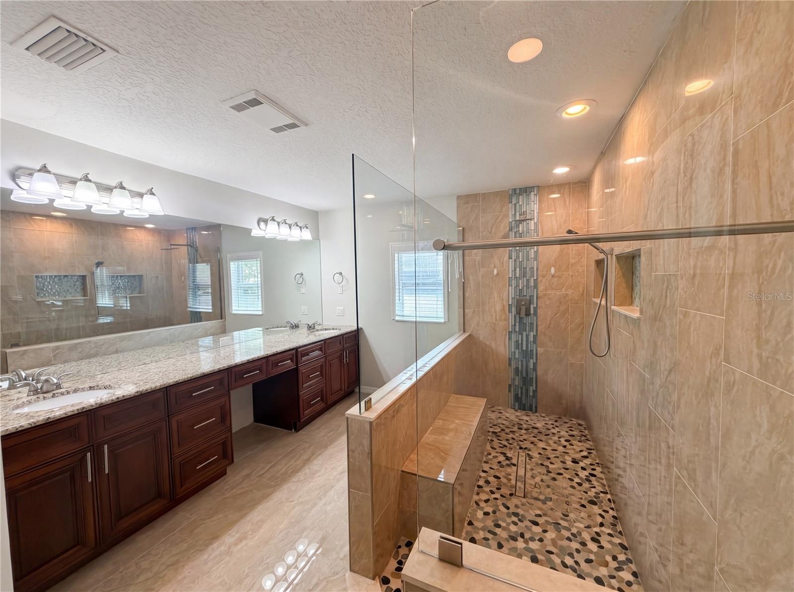 Image 24 of 50 For 5609 Executive Drive