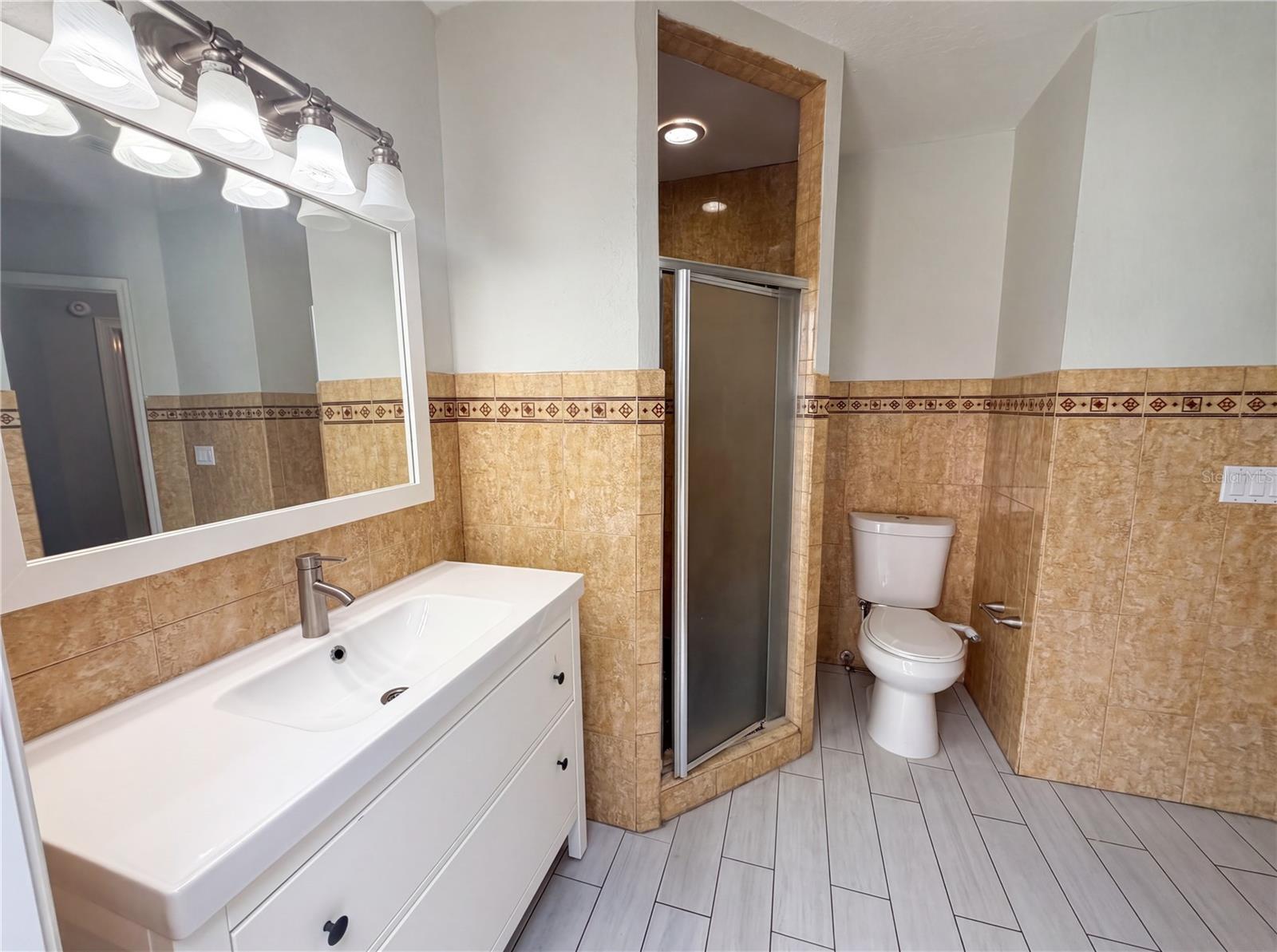 Image 26 of 50 For 5609 Executive Drive