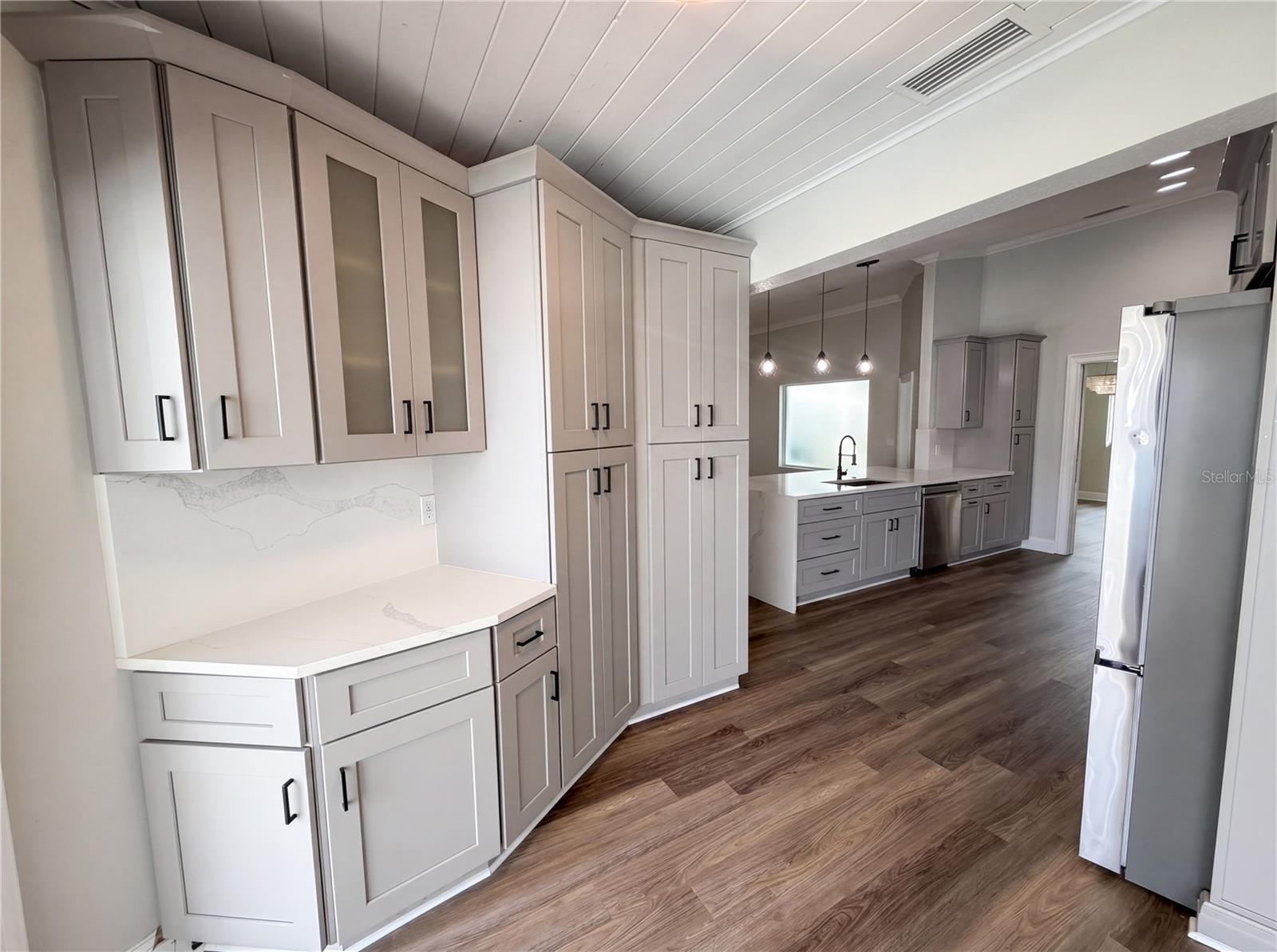 Image 27 of 50 For 5609 Executive Drive