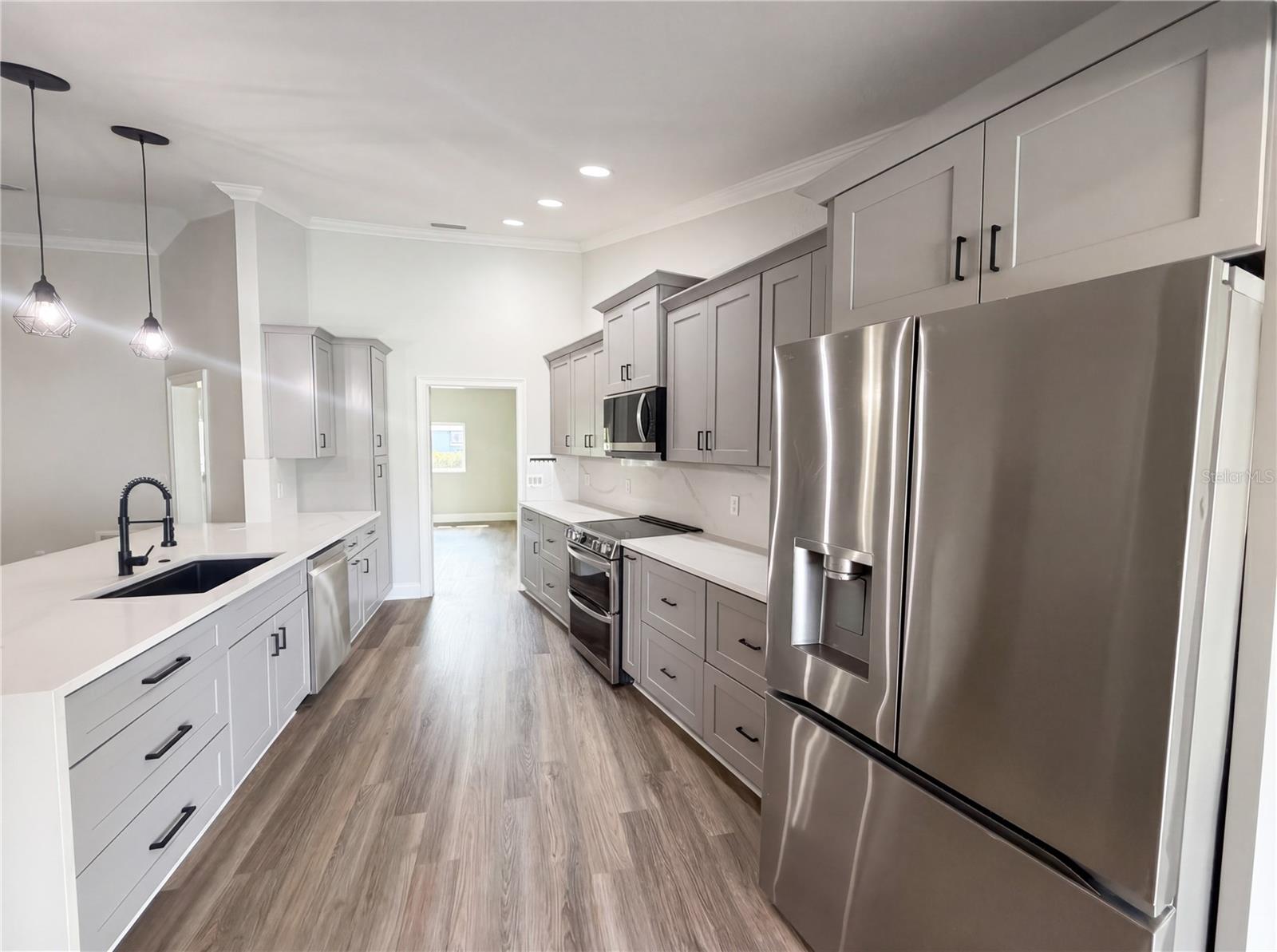 Image 28 of 50 For 5609 Executive Drive