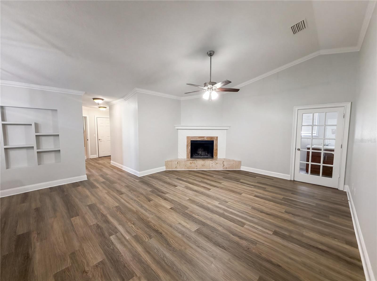 Image 3 of 50 For 5609 Executive Drive