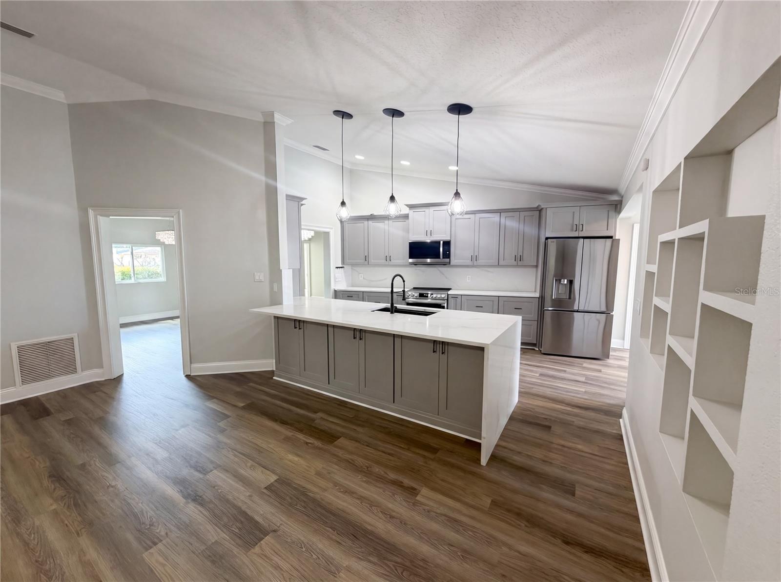 Image 31 of 50 For 5609 Executive Drive