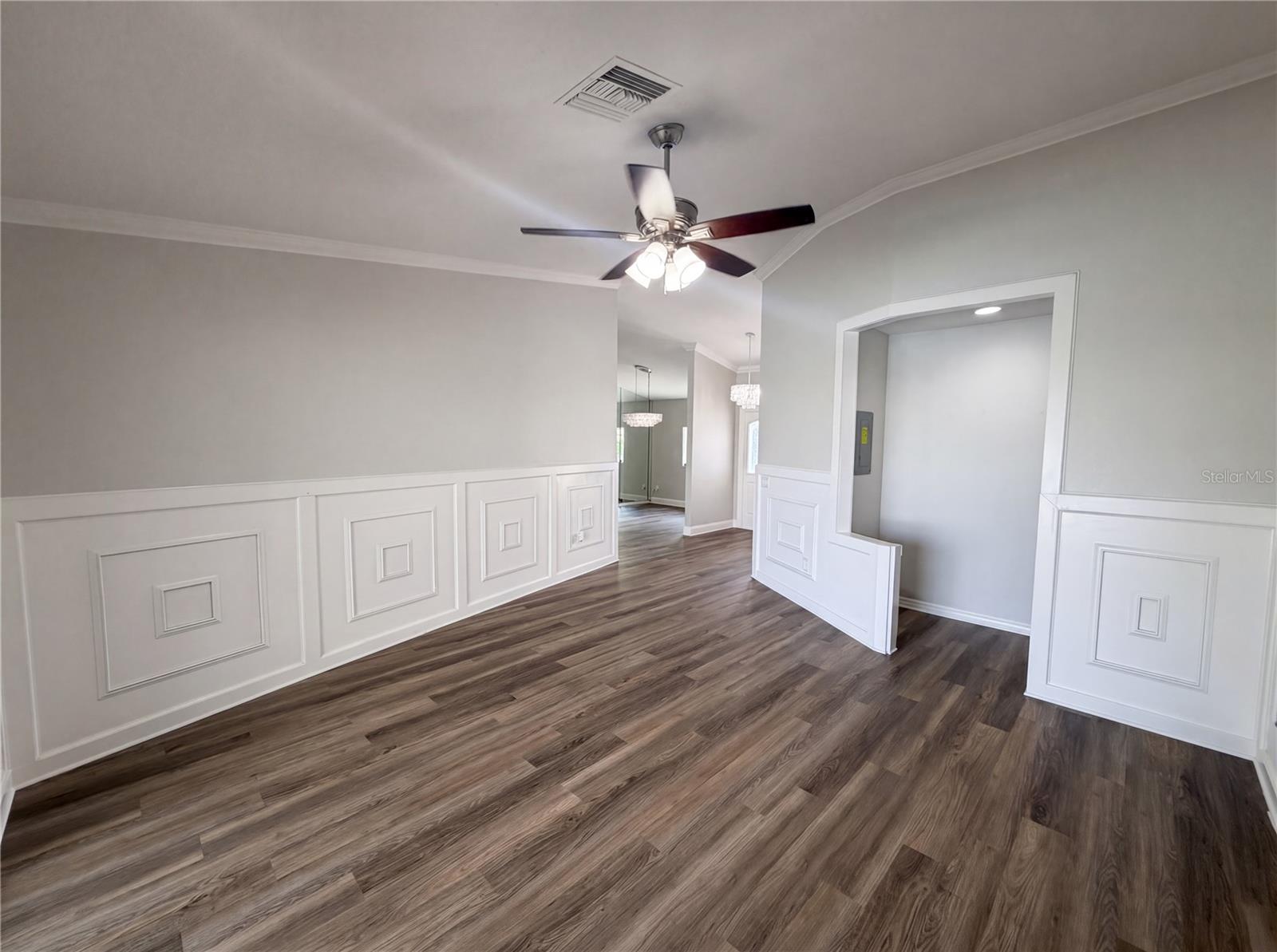 Image 33 of 50 For 5609 Executive Drive