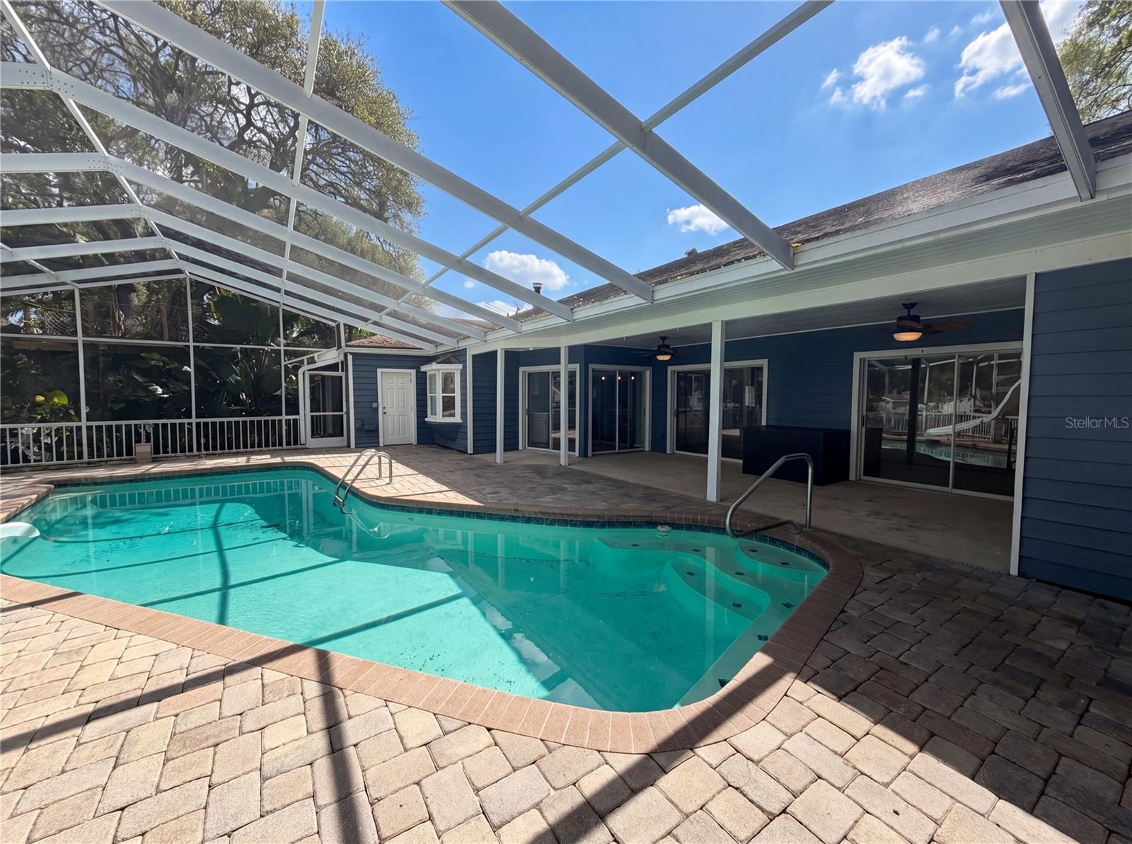 Image 5 of 50 For 5609 Executive Drive