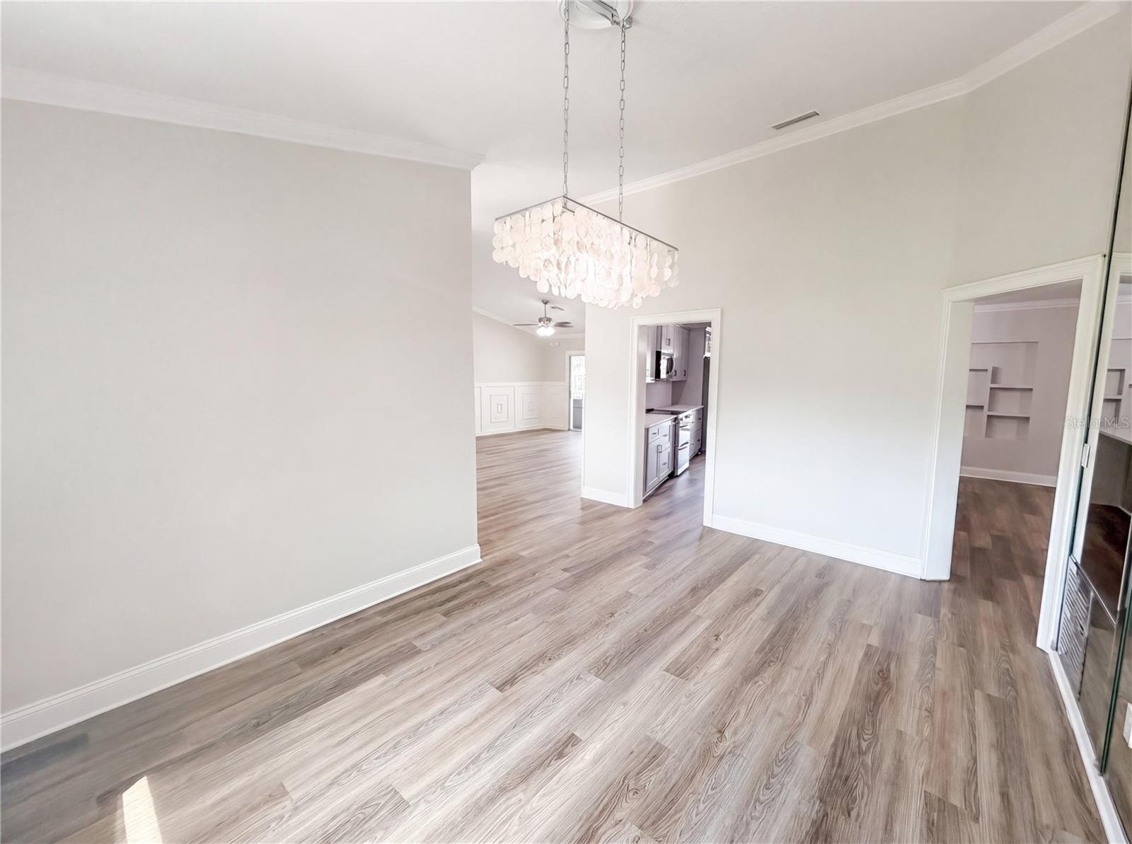 Image 7 of 50 For 5609 Executive Drive