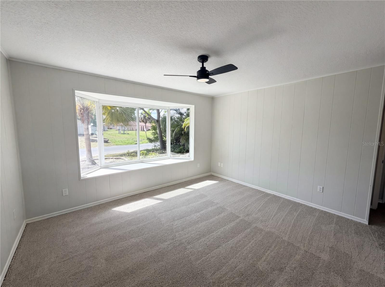 Image 8 of 50 For 5609 Executive Drive