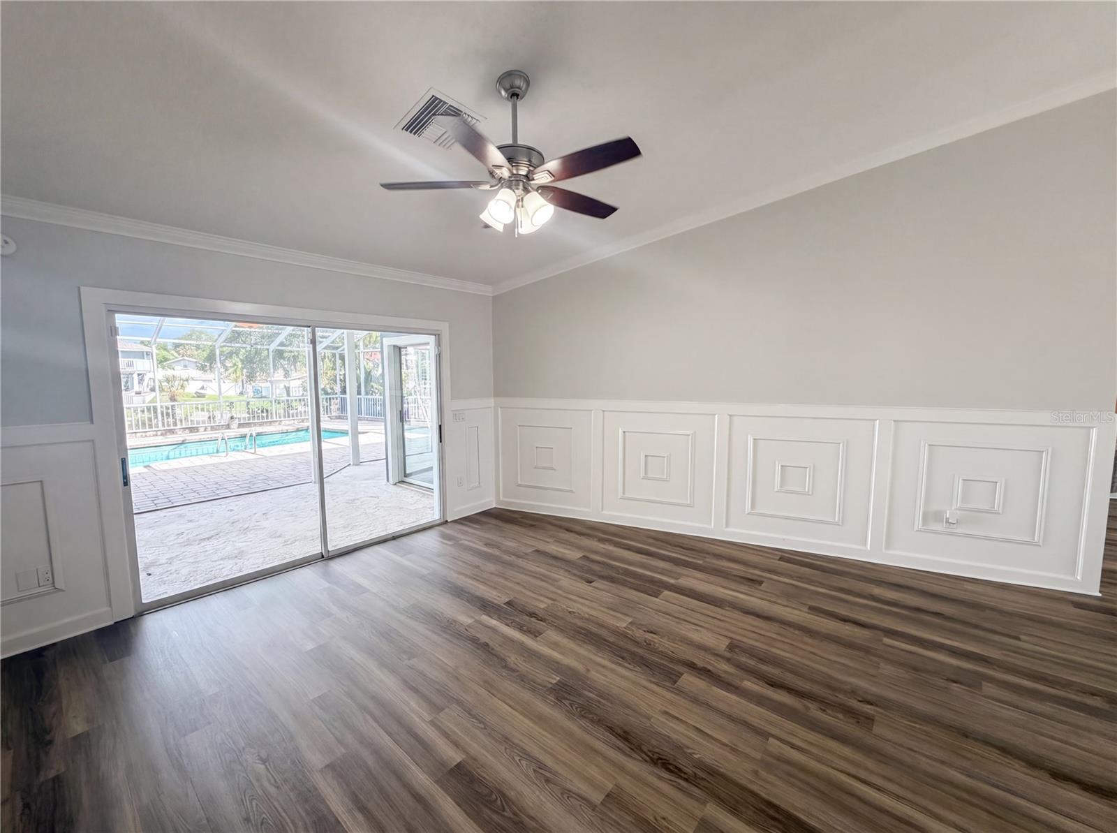 Image 9 of 50 For 5609 Executive Drive