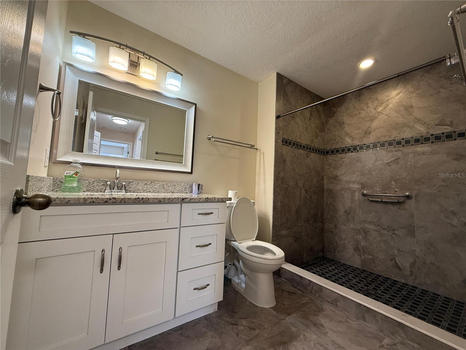 Image 10 of 18 For 1979 Summer Club Drive 213