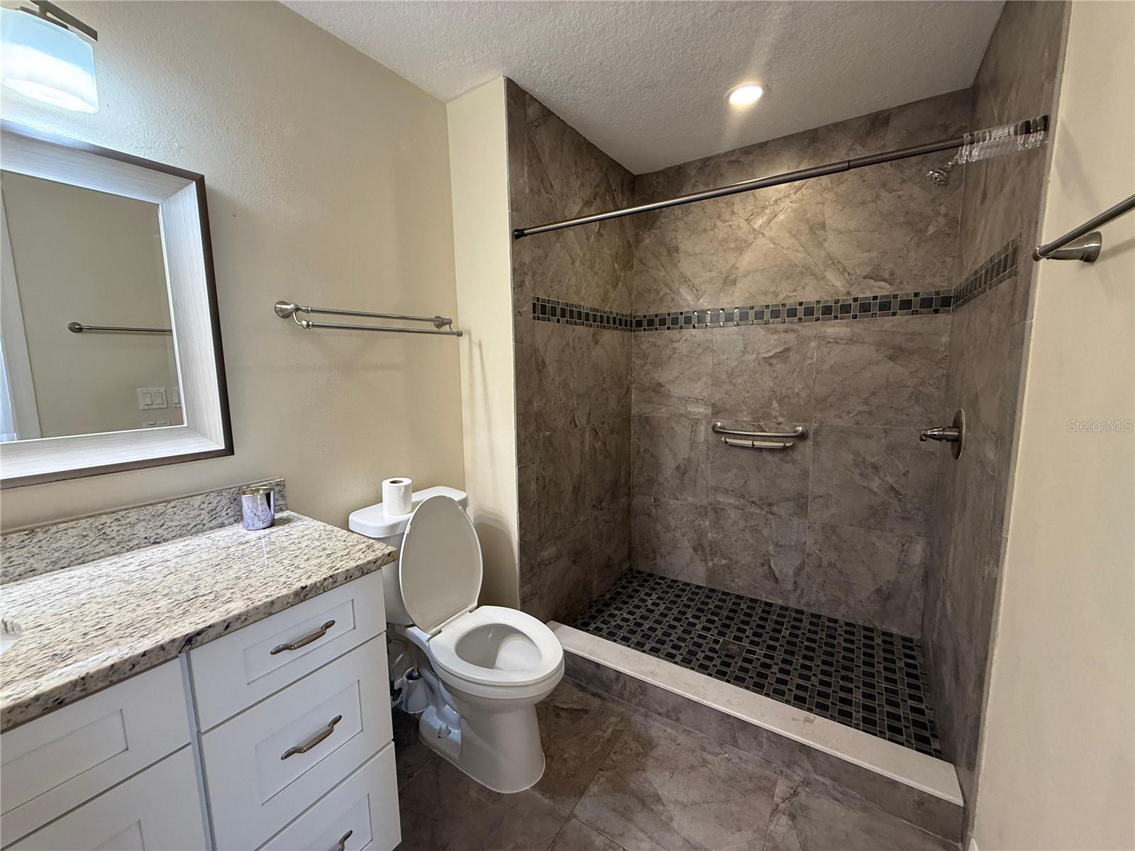 Image 11 of 18 For 1979 Summer Club Drive 213