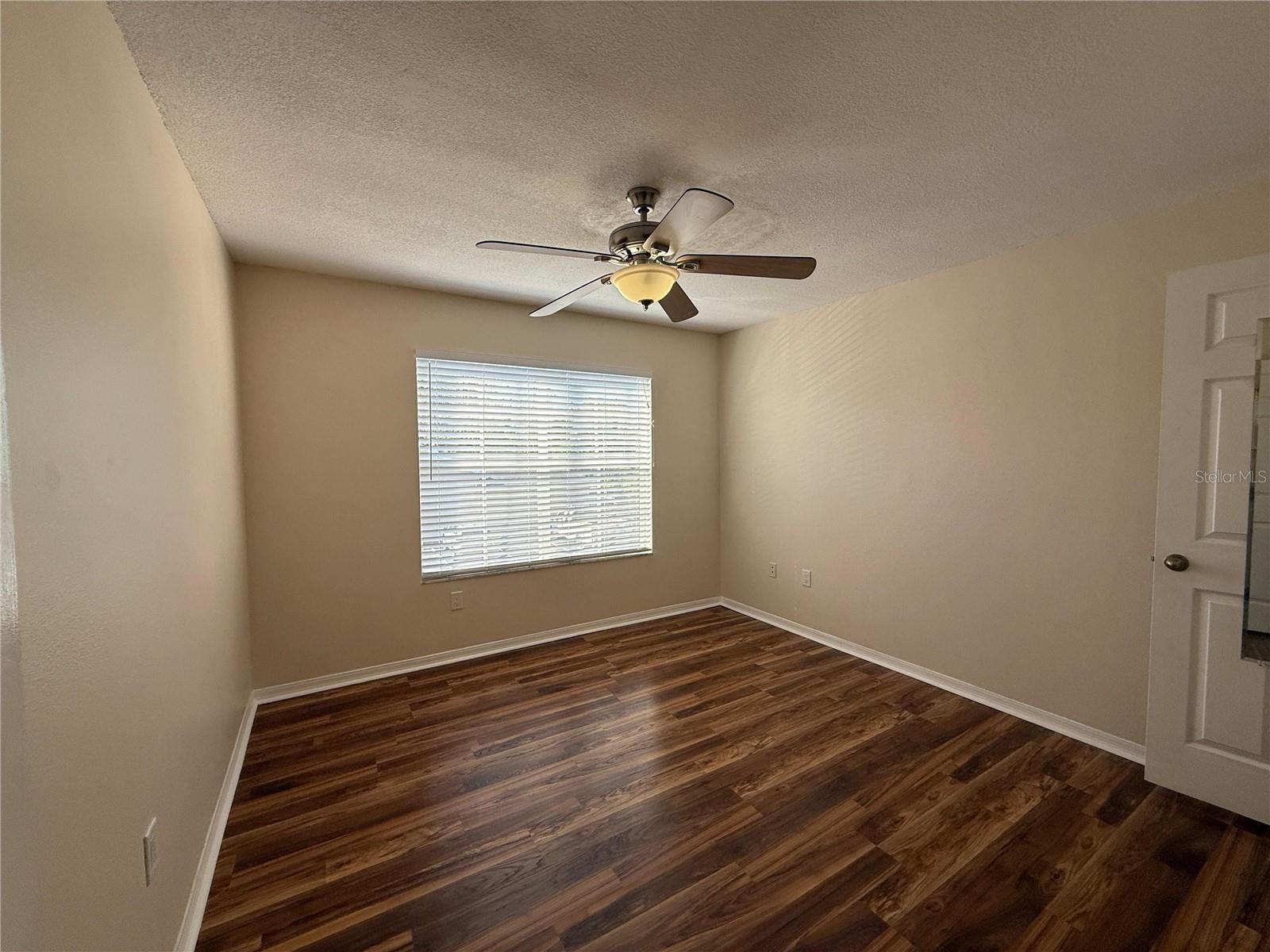 Image 7 of 18 For 1979 Summer Club Drive 213