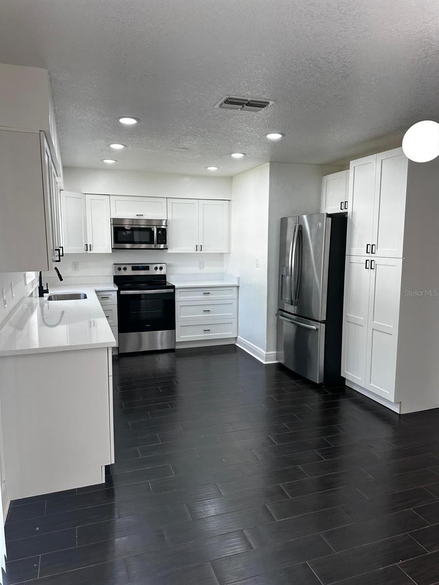 Image 10 of 33 For 1520 Country Ridge Drive