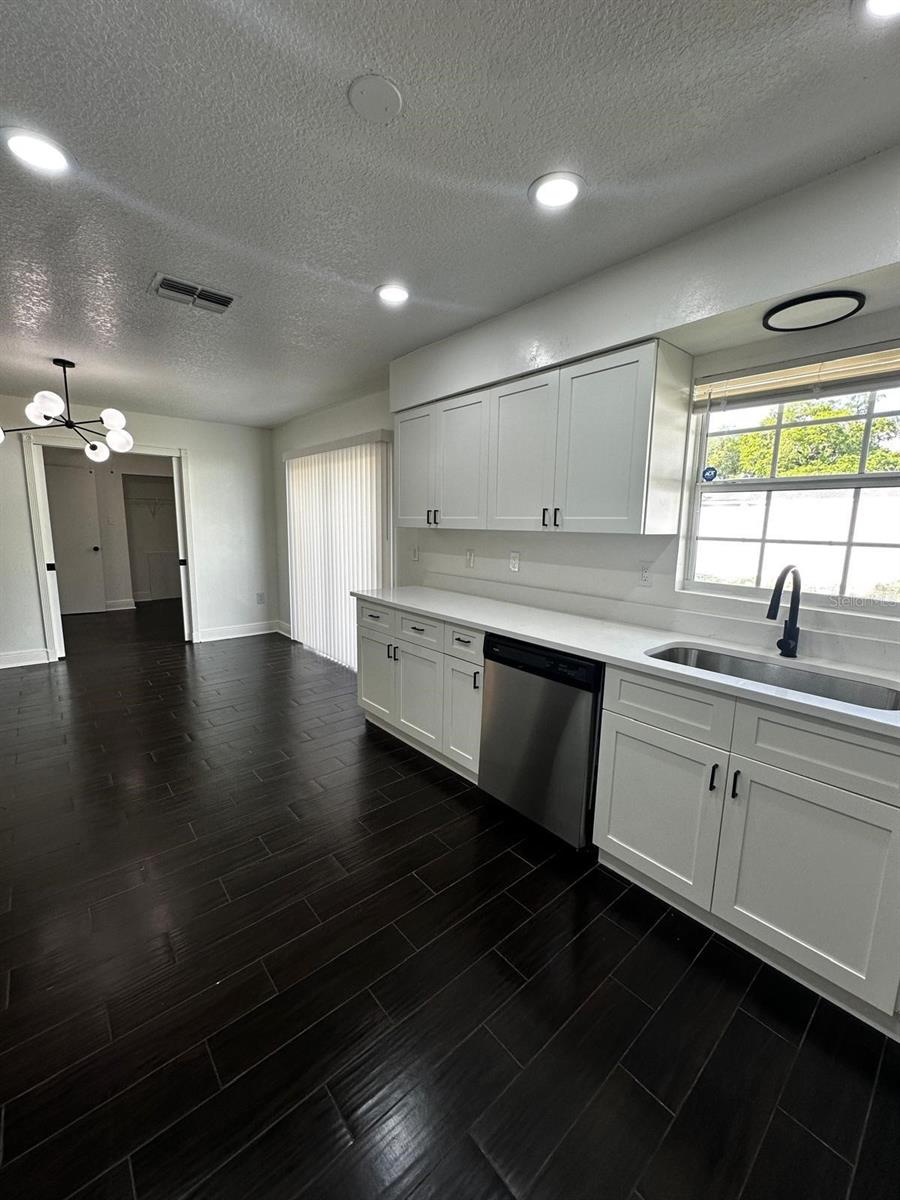 Image 12 of 33 For 1520 Country Ridge Drive