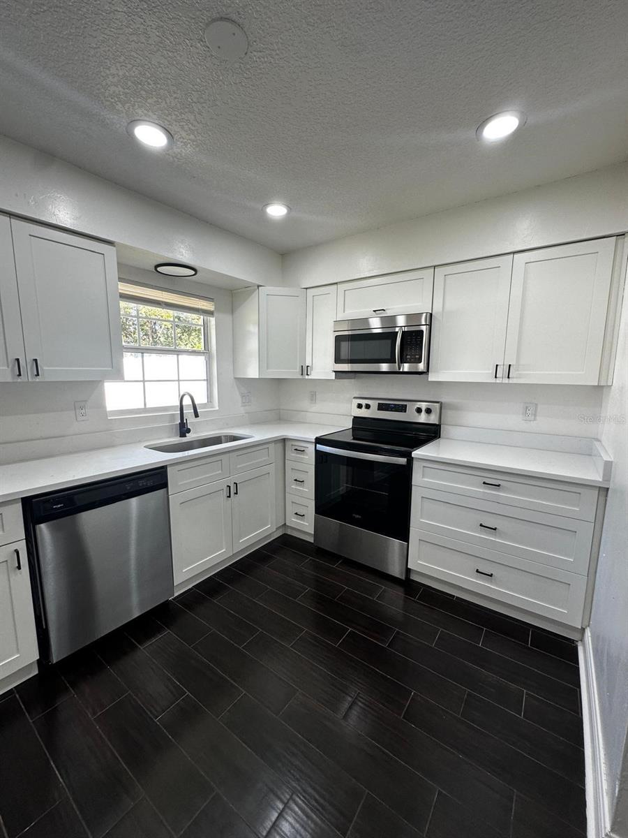 Image 13 of 33 For 1520 Country Ridge Drive