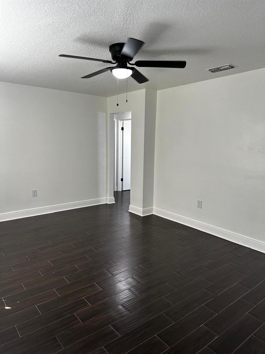 Image 17 of 33 For 1520 Country Ridge Drive