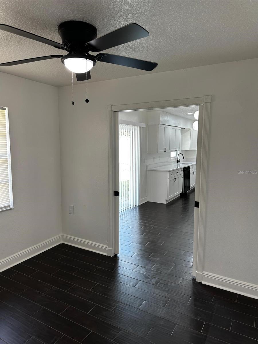 Image 18 of 33 For 1520 Country Ridge Drive