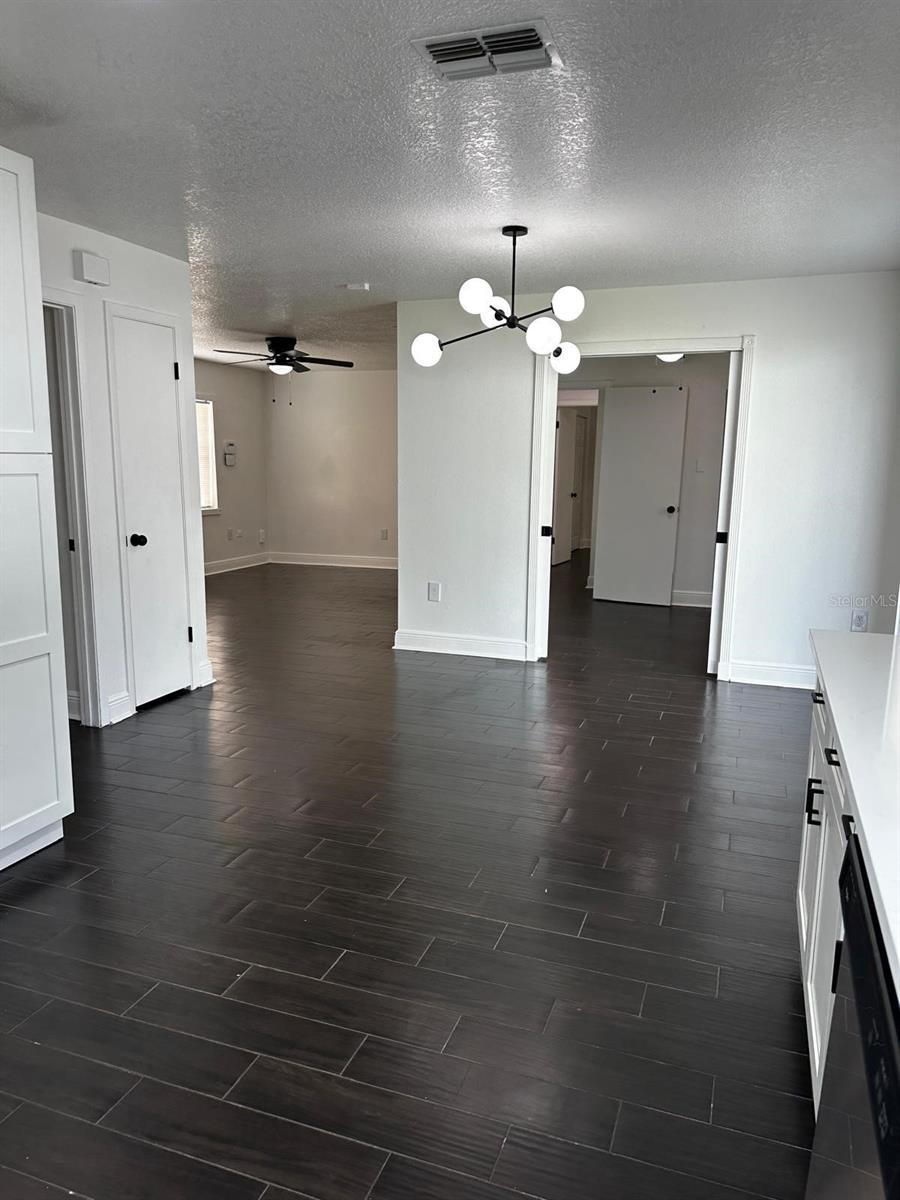 Image 23 of 33 For 1520 Country Ridge Drive