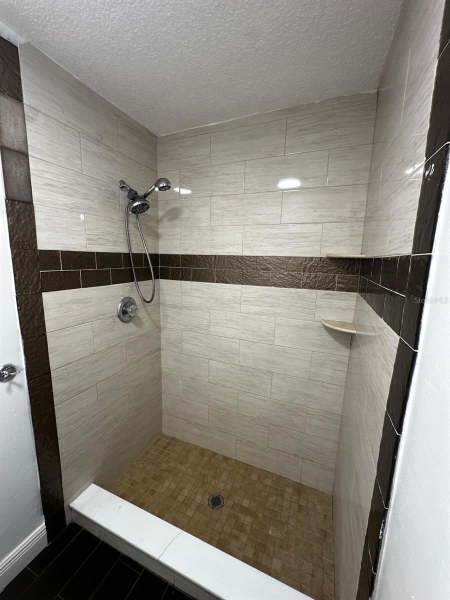 Image 28 of 33 For 1520 Country Ridge Drive