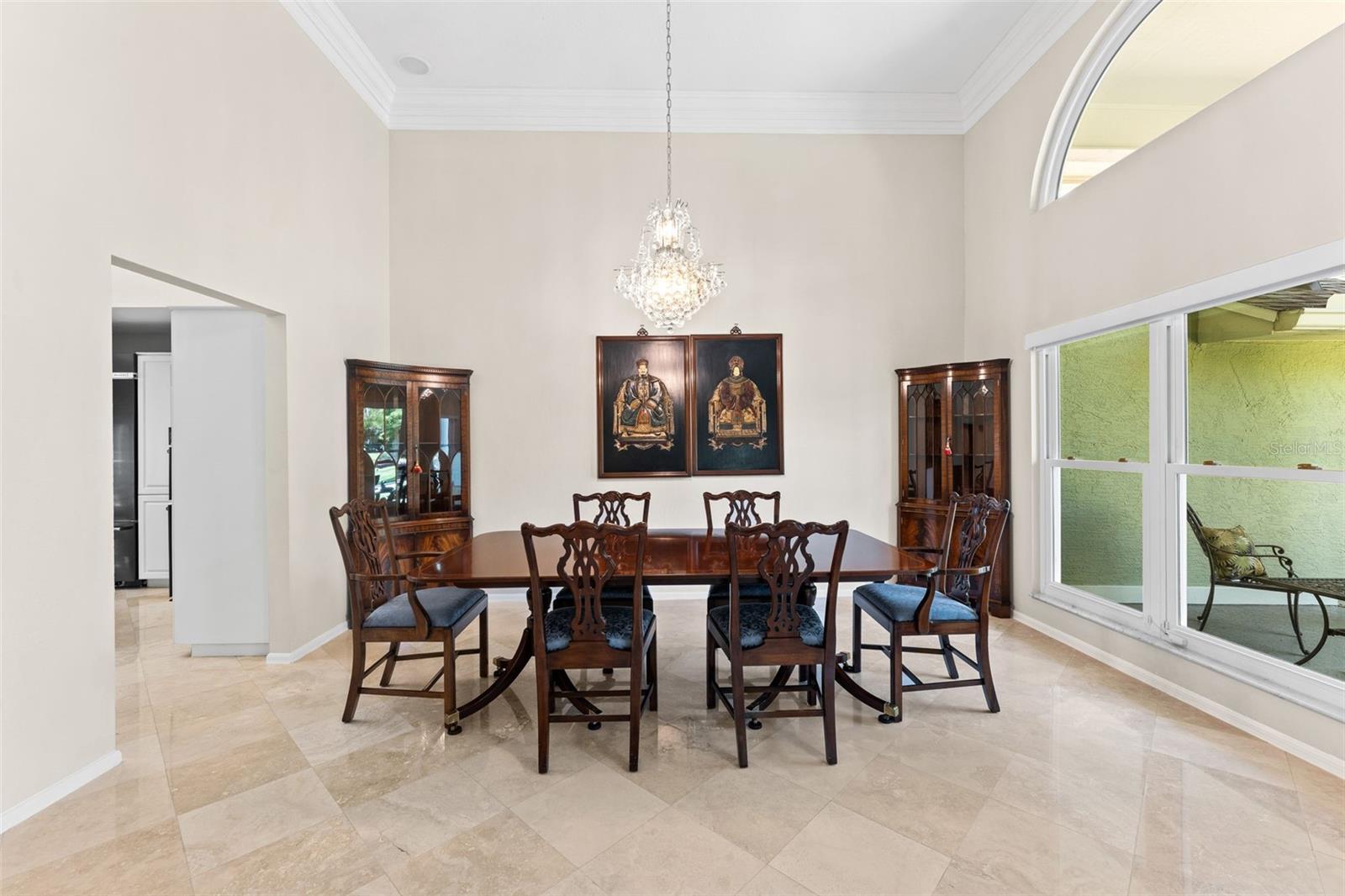 Image 12 of 77 For 811 Greenshire Court