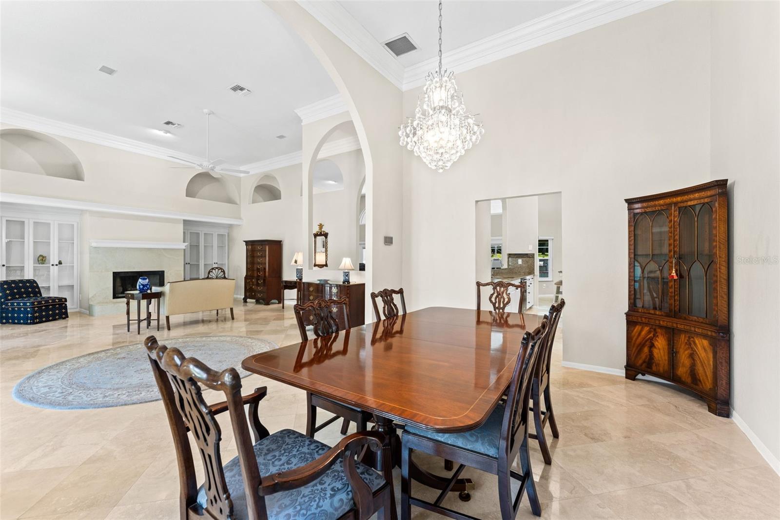 Image 13 of 77 For 811 Greenshire Court