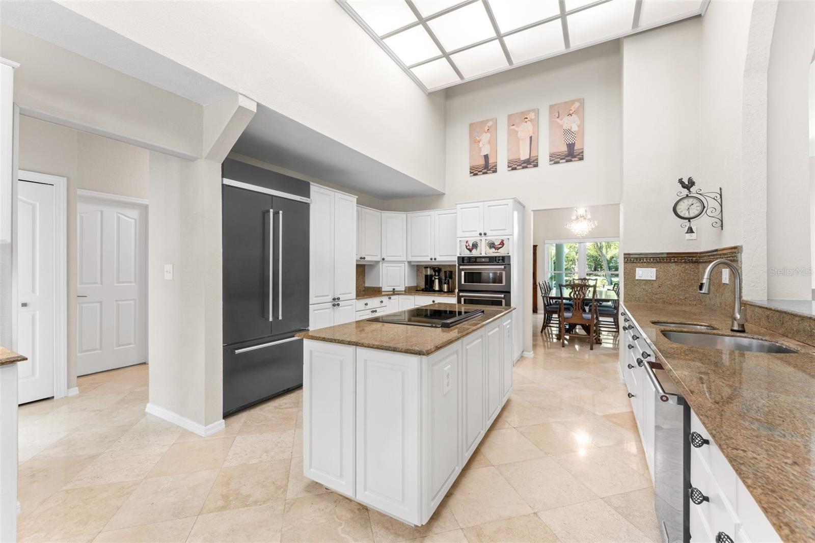 Image 19 of 77 For 811 Greenshire Court