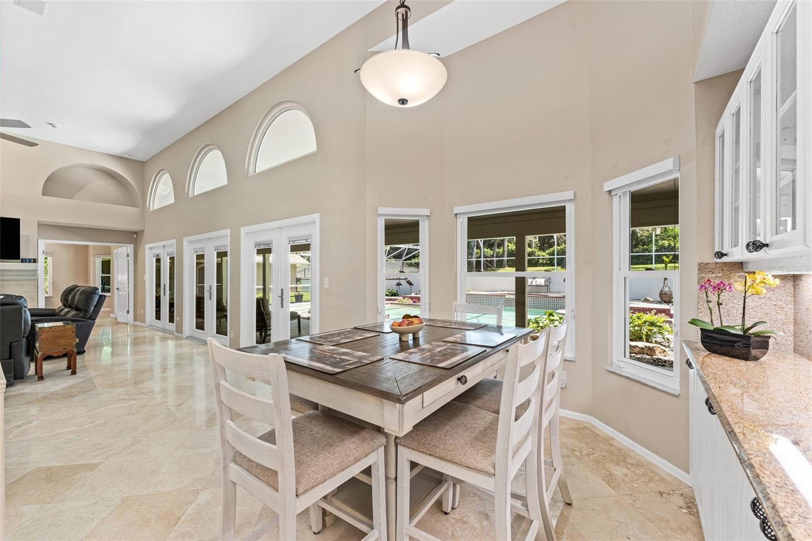 Image 24 of 77 For 811 Greenshire Court