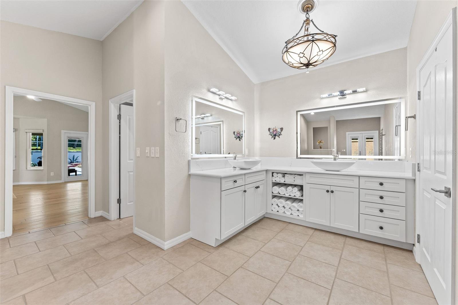 Image 30 of 77 For 811 Greenshire Court