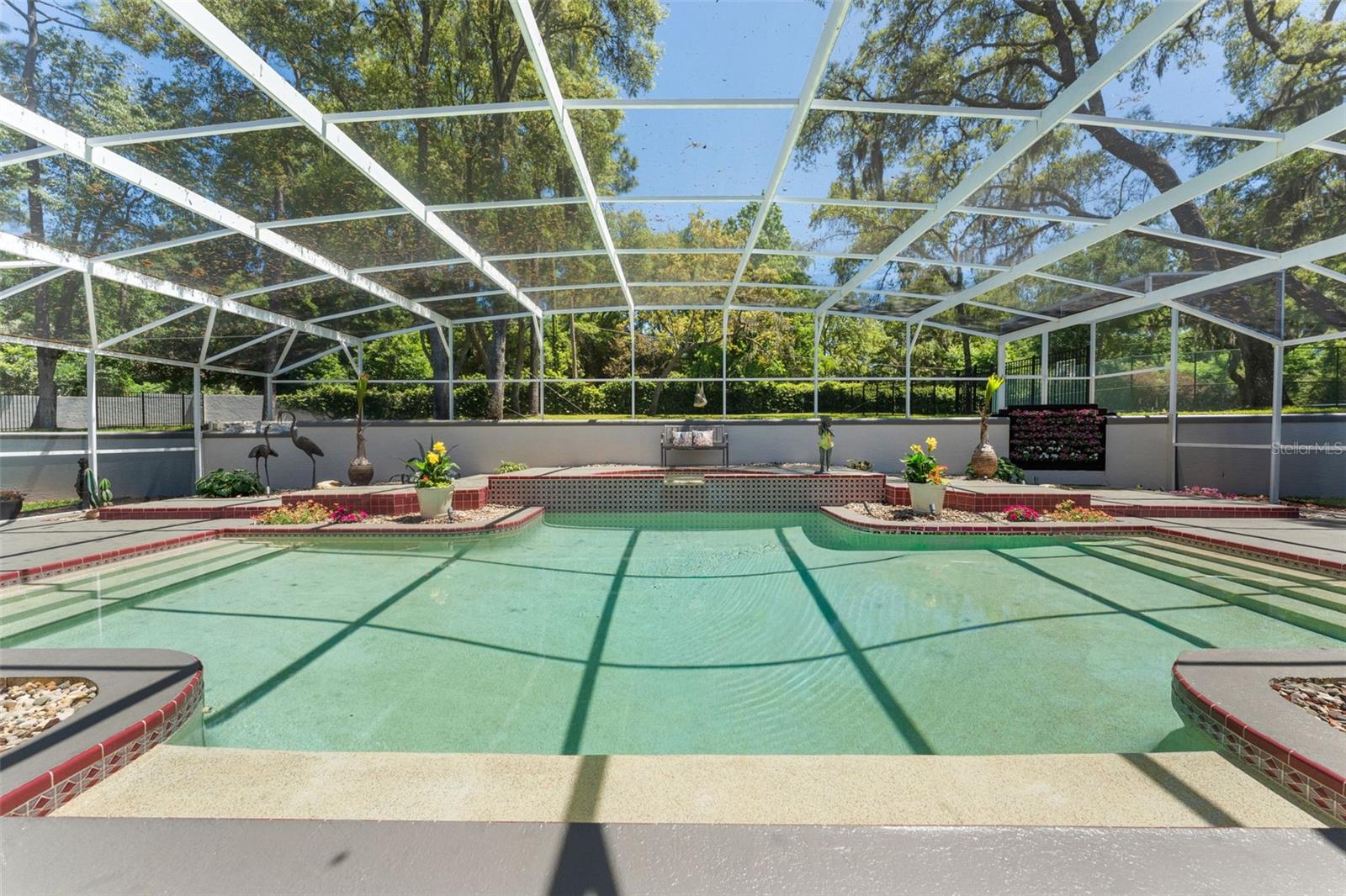 Image 48 of 77 For 811 Greenshire Court