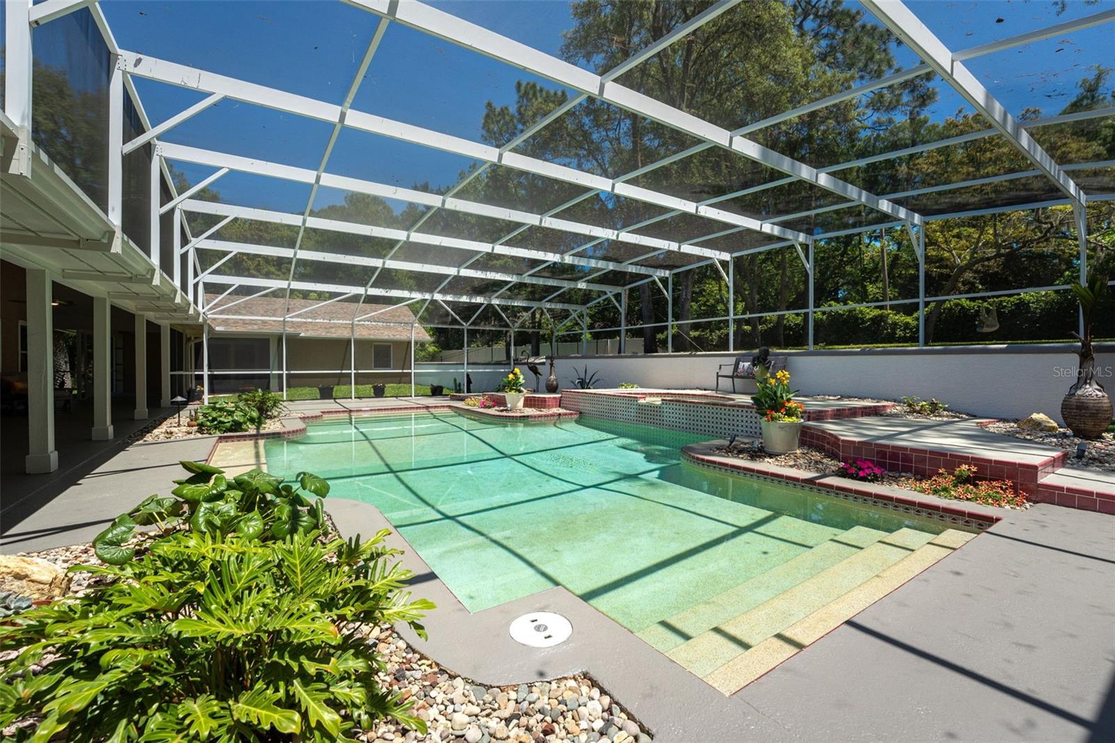 Image 49 of 77 For 811 Greenshire Court