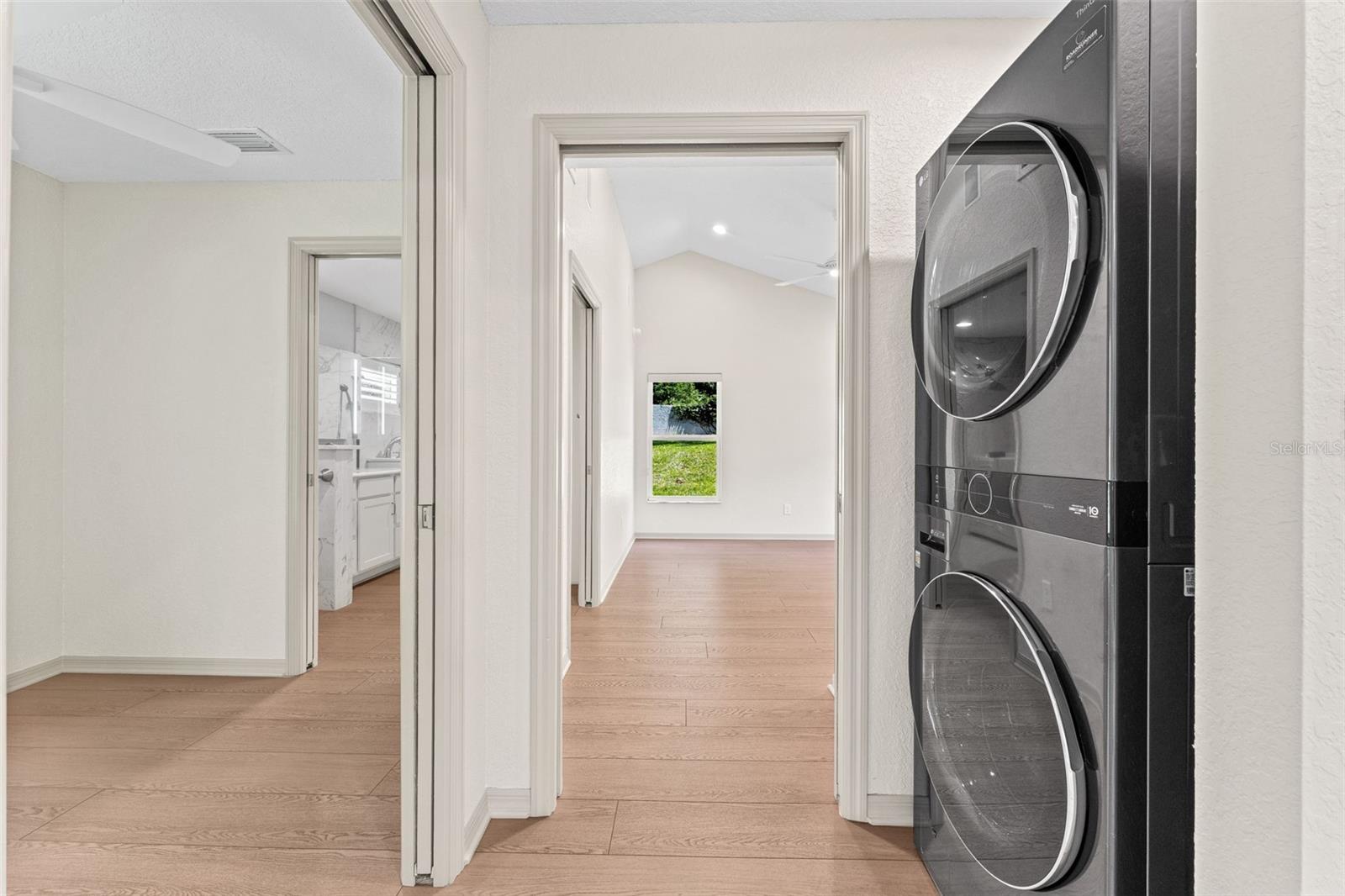 Image 57 of 77 For 811 Greenshire Court