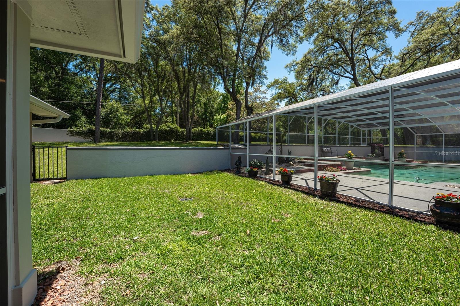 Image 63 of 77 For 811 Greenshire Court