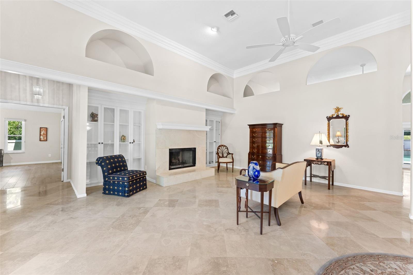 Image 9 of 77 For 811 Greenshire Court