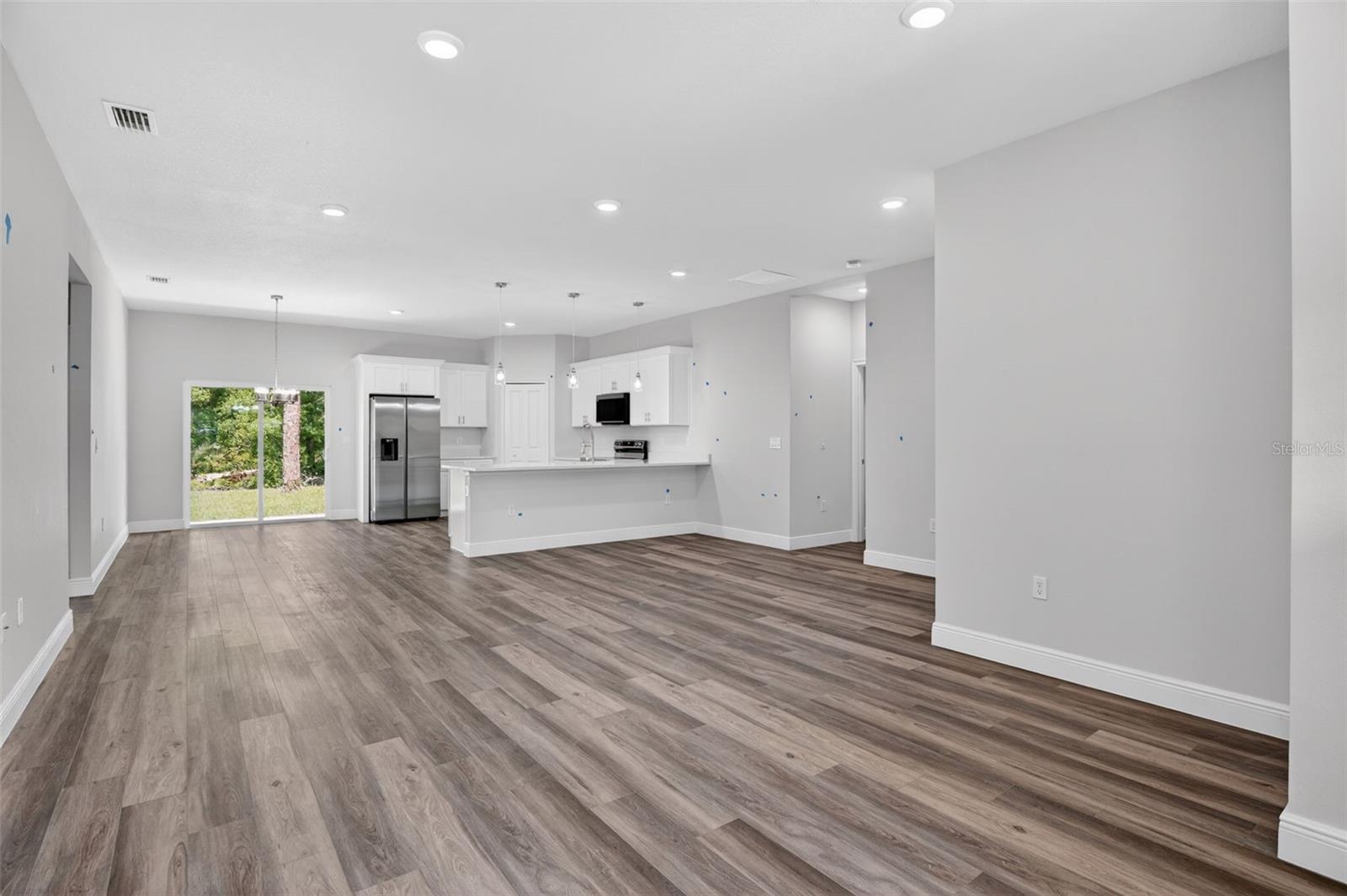 Listing photo id 8 for 9129 Anton Way