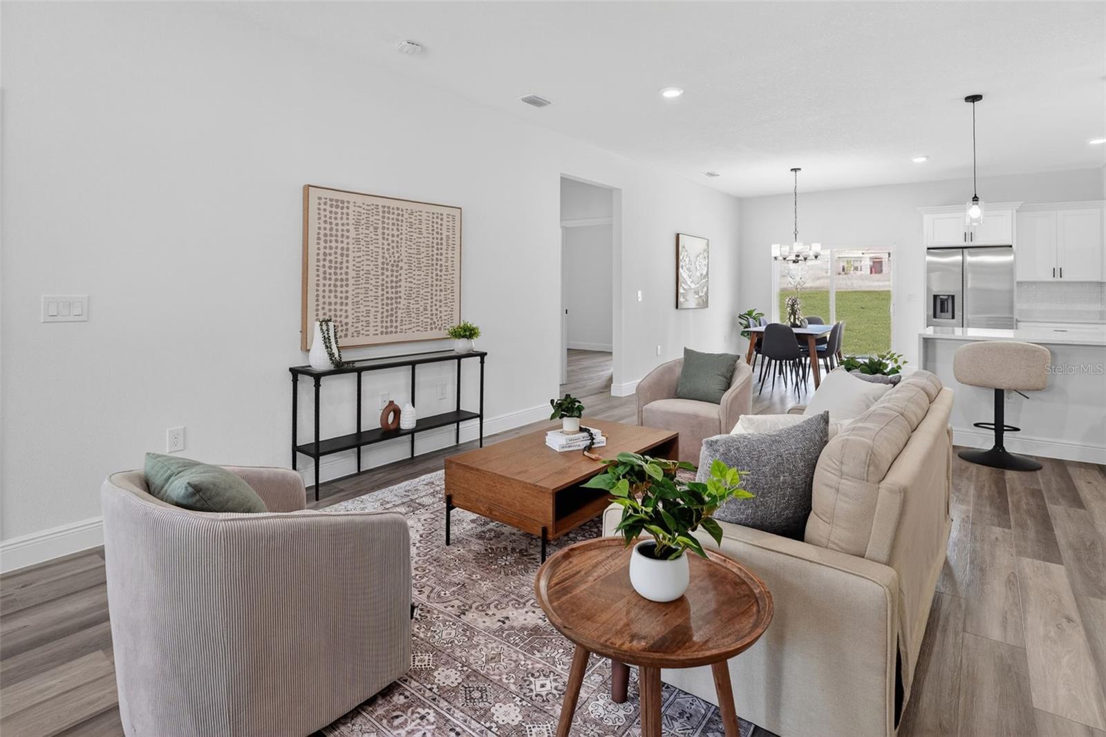 Listing photo id 0 for 9129 Anton Way