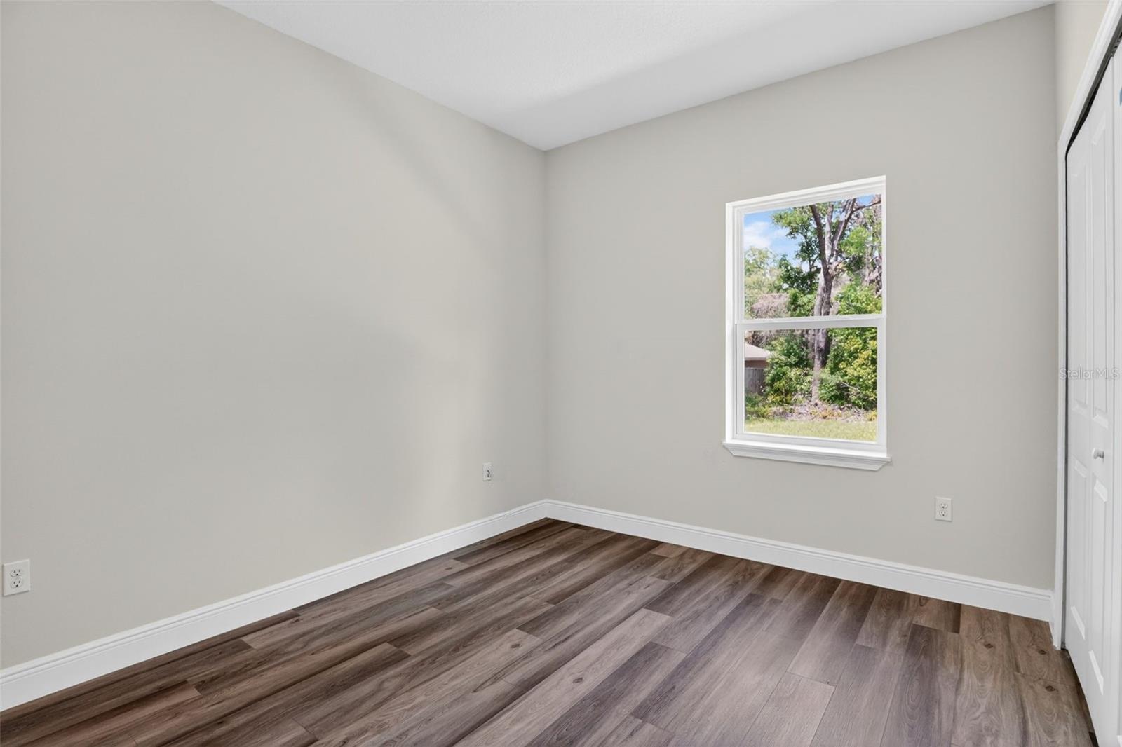 Listing photo id 19 for 9129 Anton Way