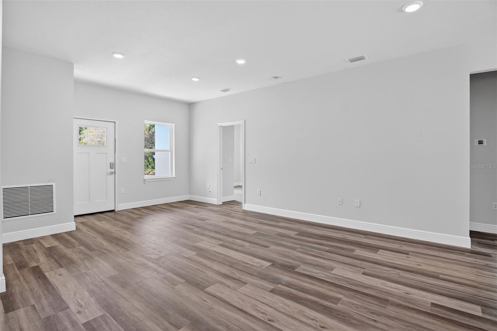 Listing photo id 22 for 9129 Anton Way