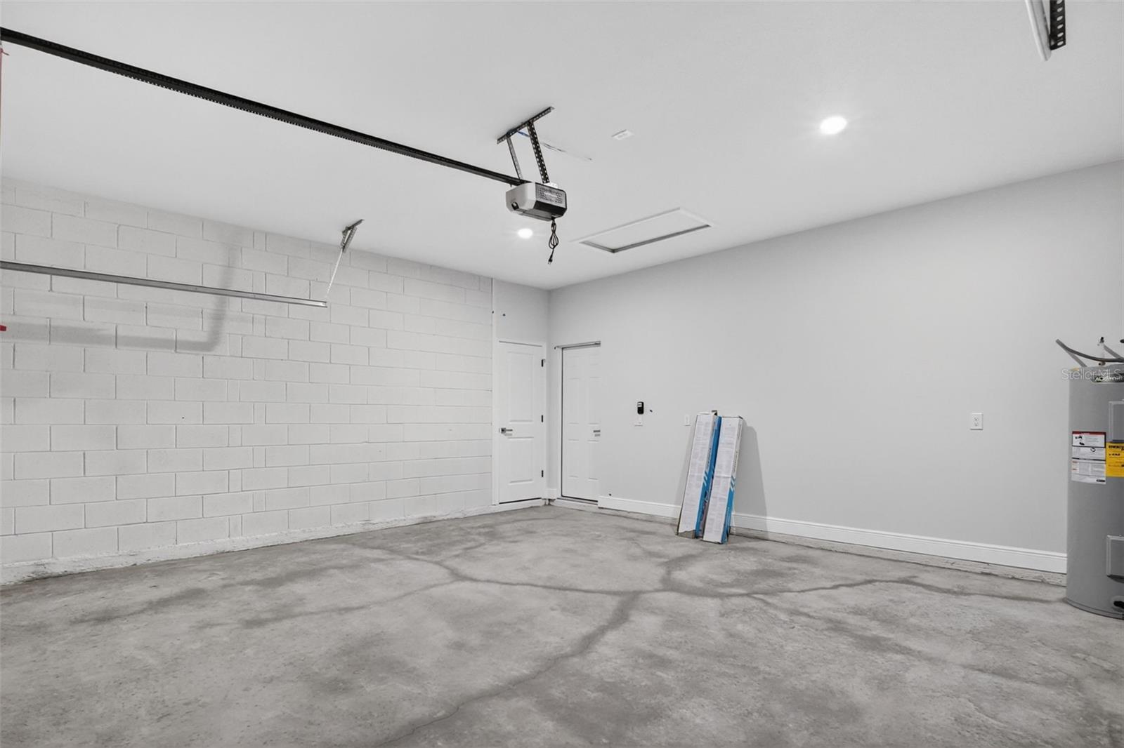 Listing photo id 23 for 9129 Anton Way