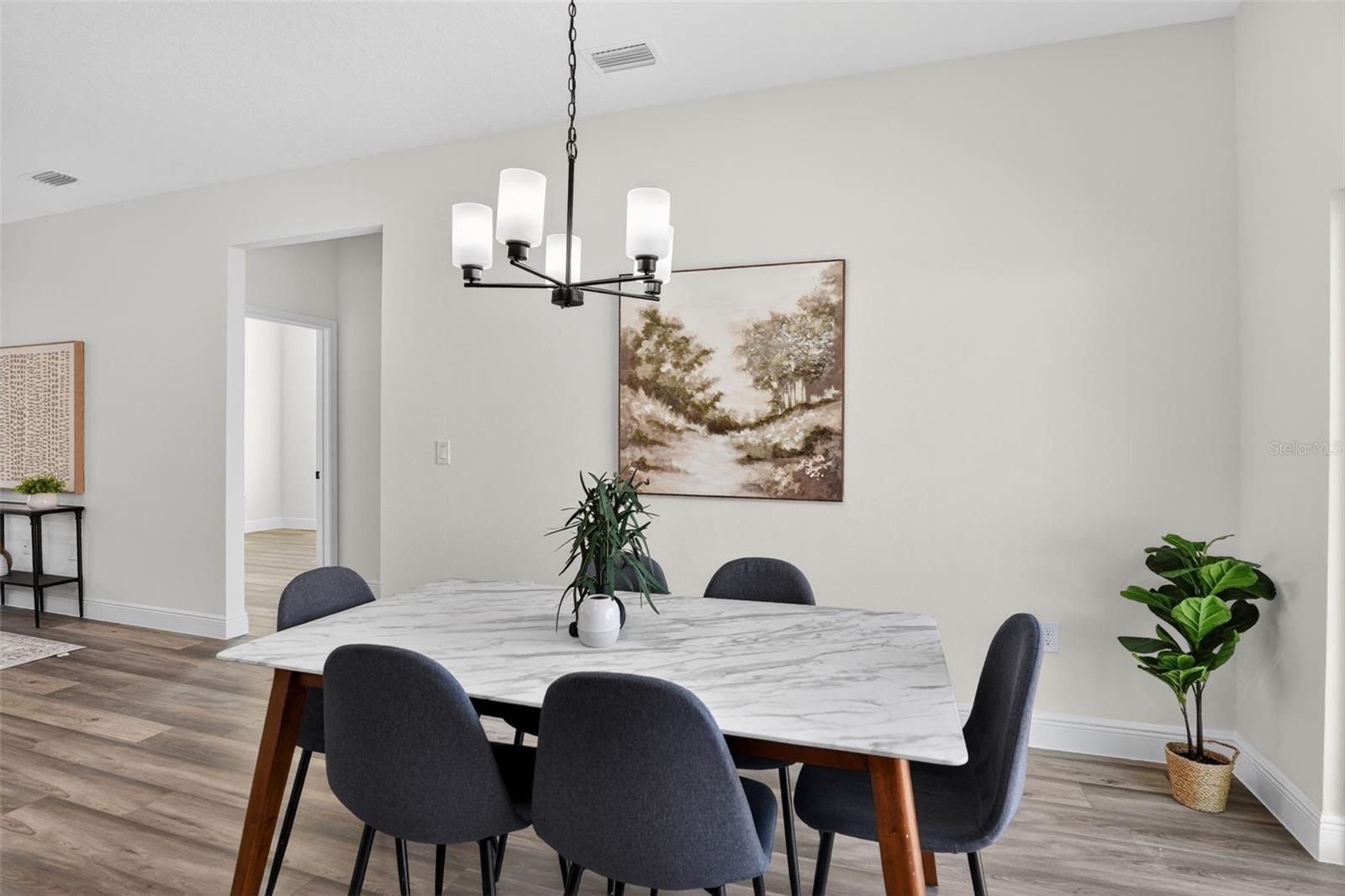 Listing photo id 6 for 9129 Anton Way