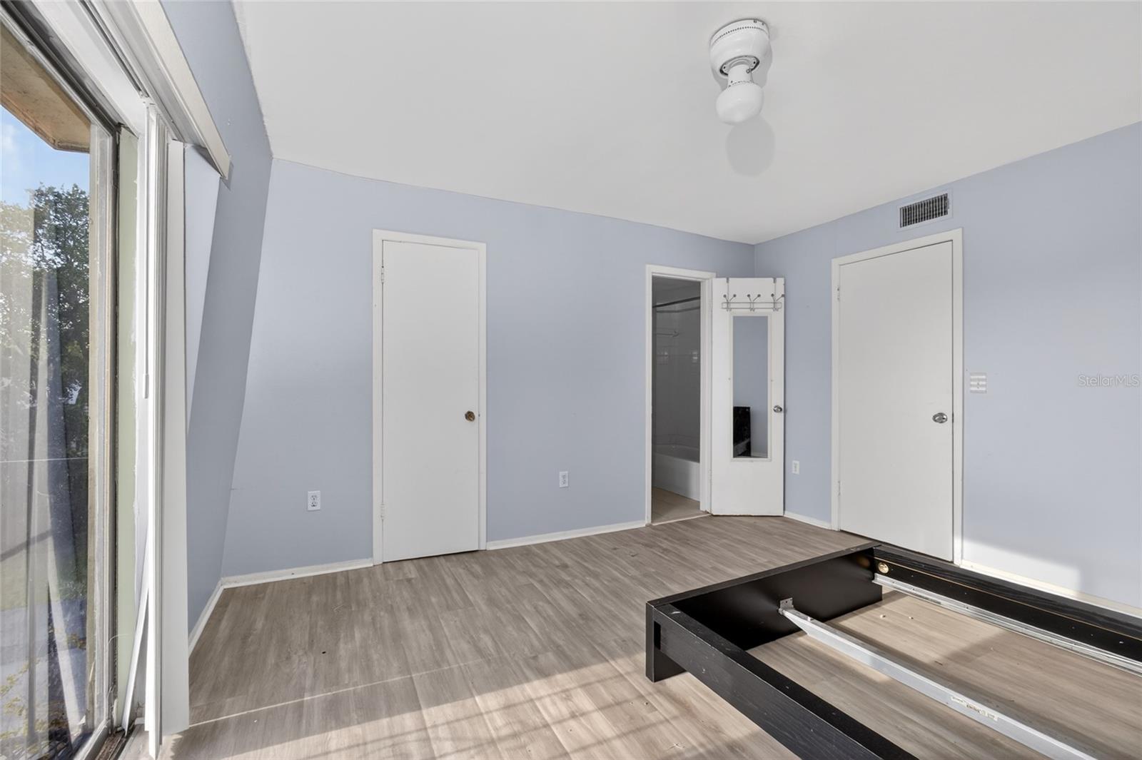 Image 13 of 20 For 5916 Village Circle 5916