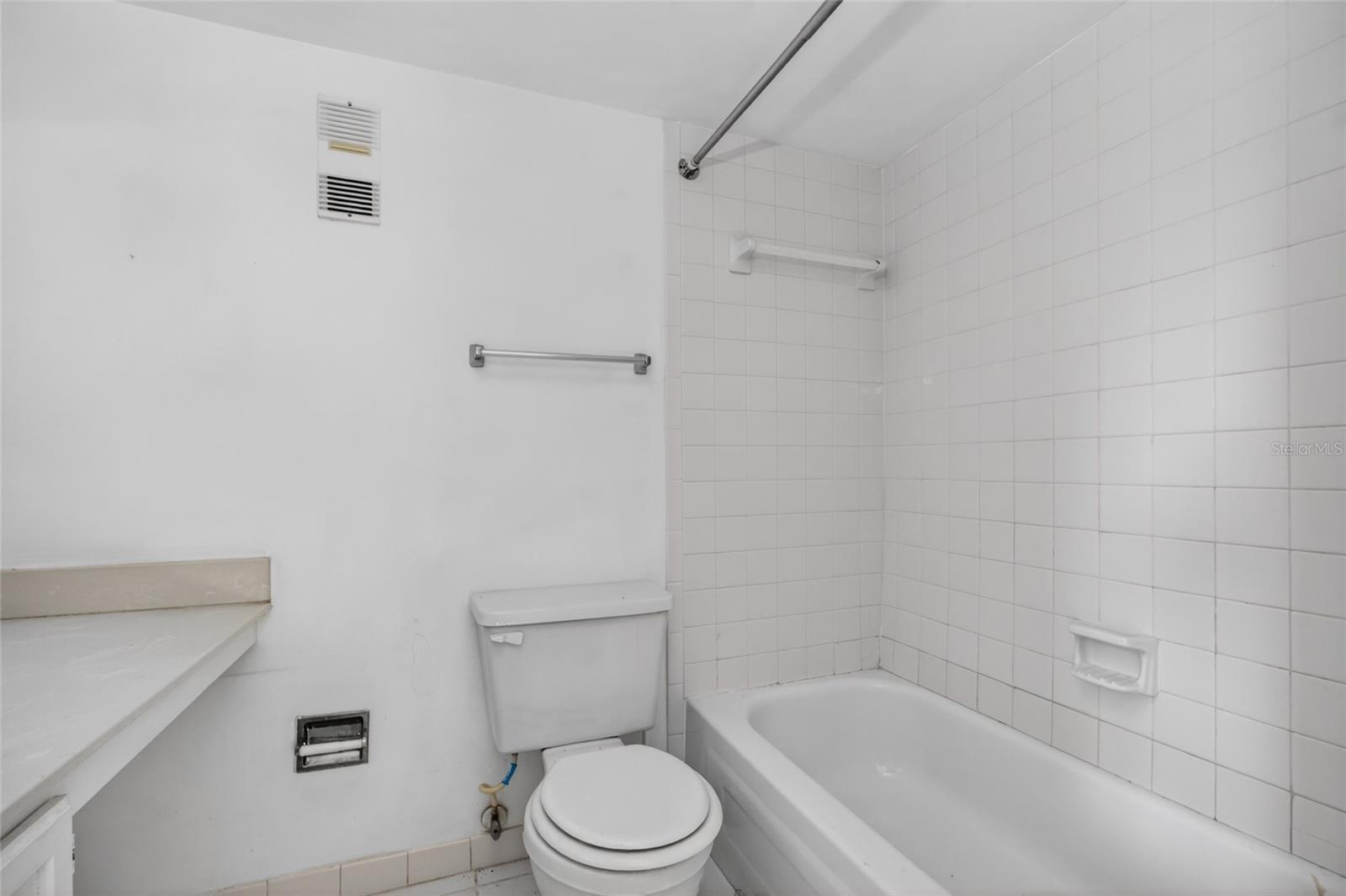 Image 15 of 20 For 5916 Village Circle 5916