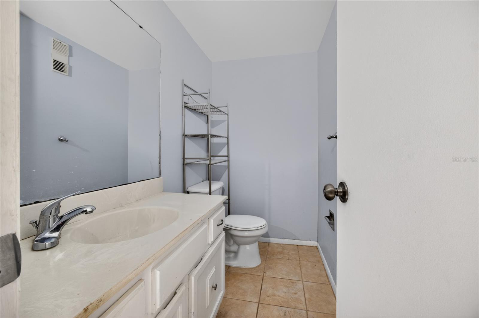 Image 5 of 20 For 5916 Village Circle 5916