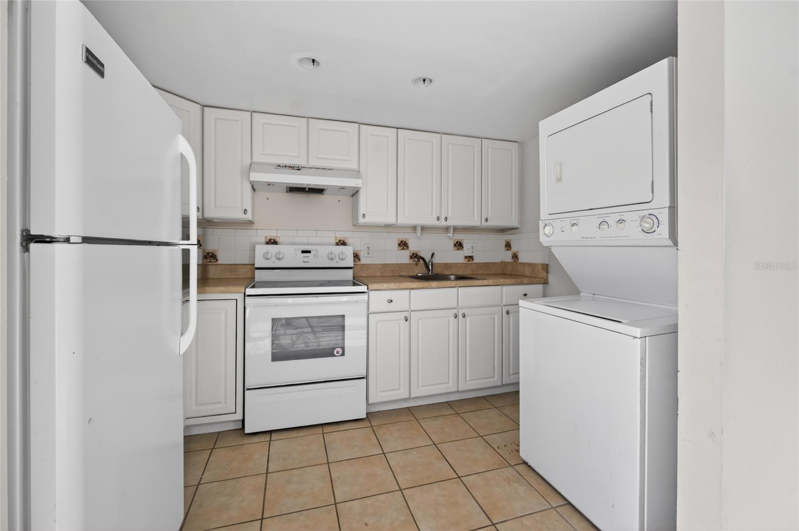 Image 7 of 20 For 5916 Village Circle 5916