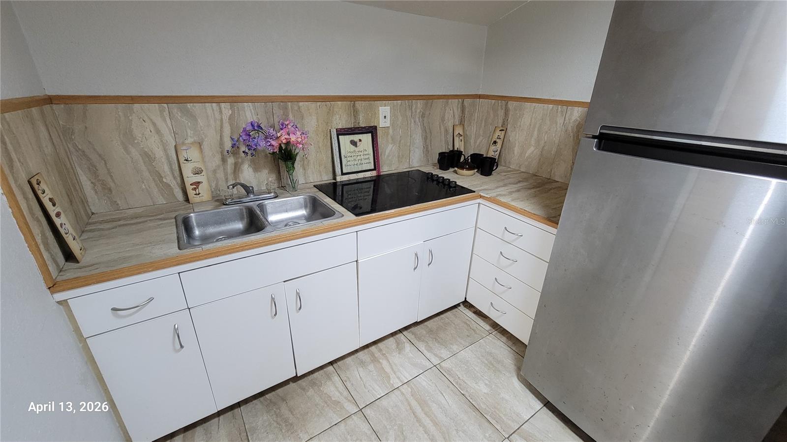 Image 8 of 22 For 411 Avenue E Se B