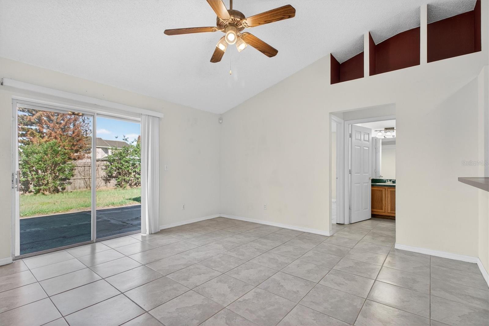 Image 19 of 47 For 282 Pine Arbor Drive