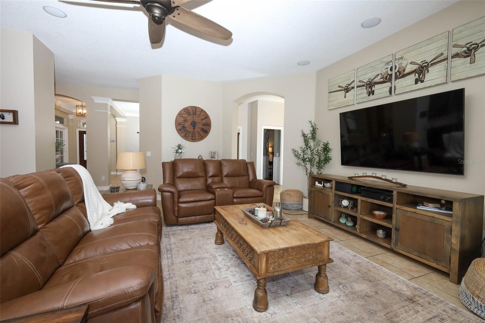 Image 12 of 81 For 3956 Isle Vista Avenue