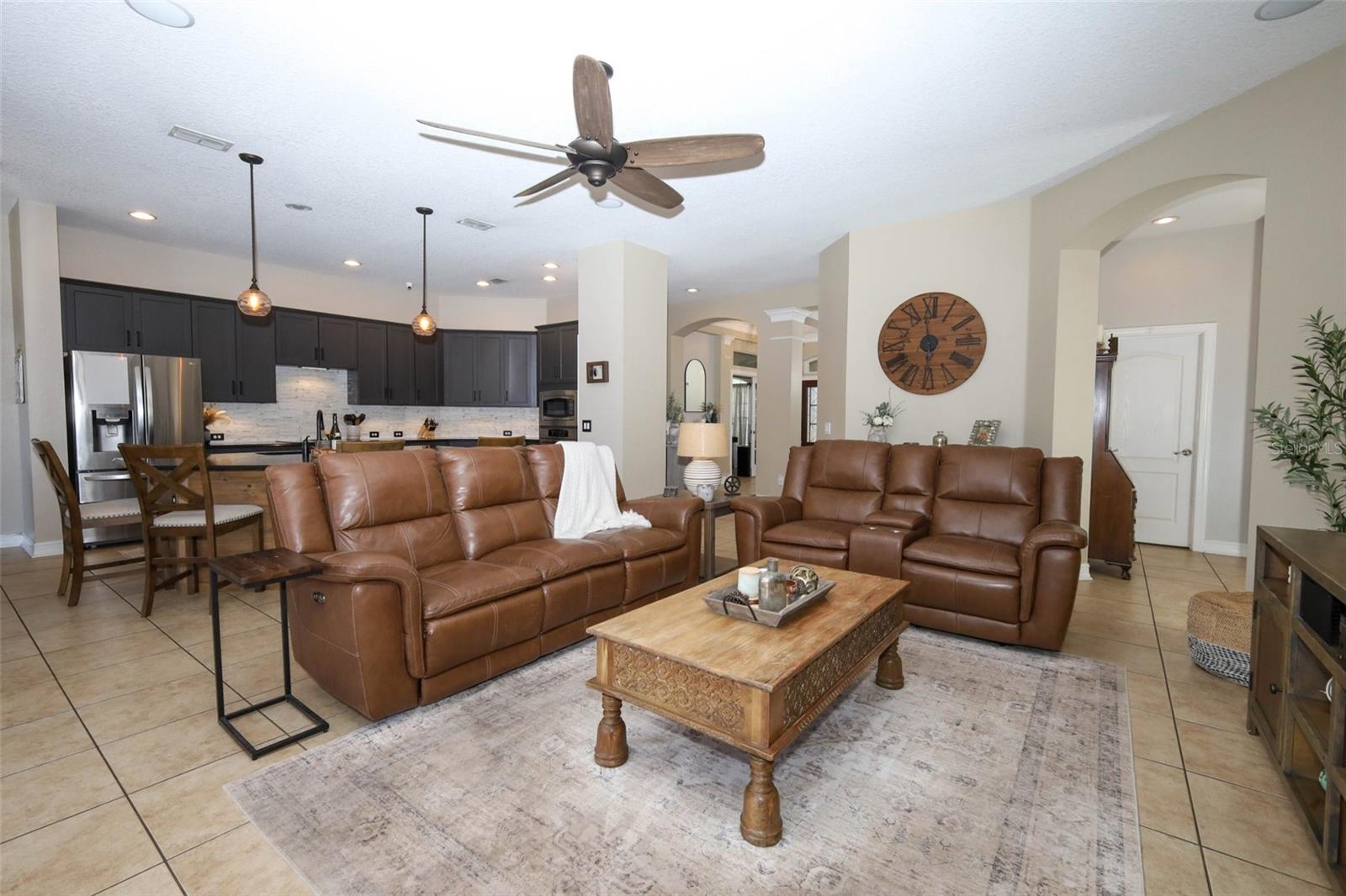 Image 13 of 81 For 3956 Isle Vista Avenue