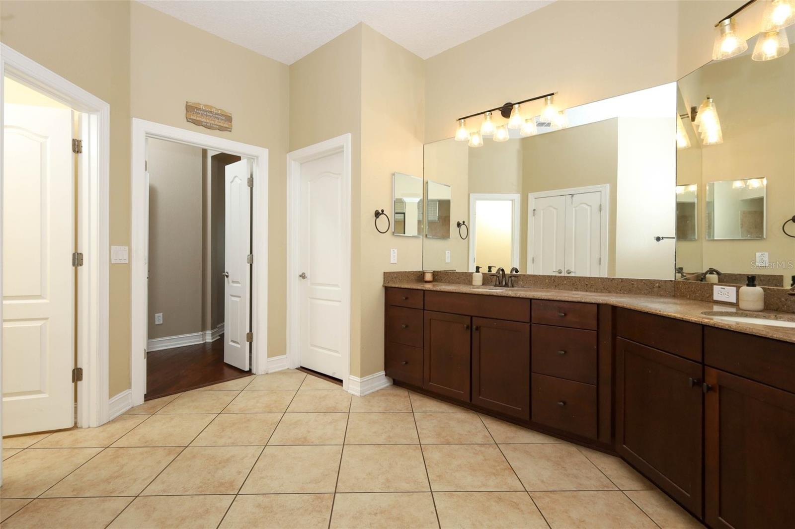 Image 24 of 81 For 3956 Isle Vista Avenue