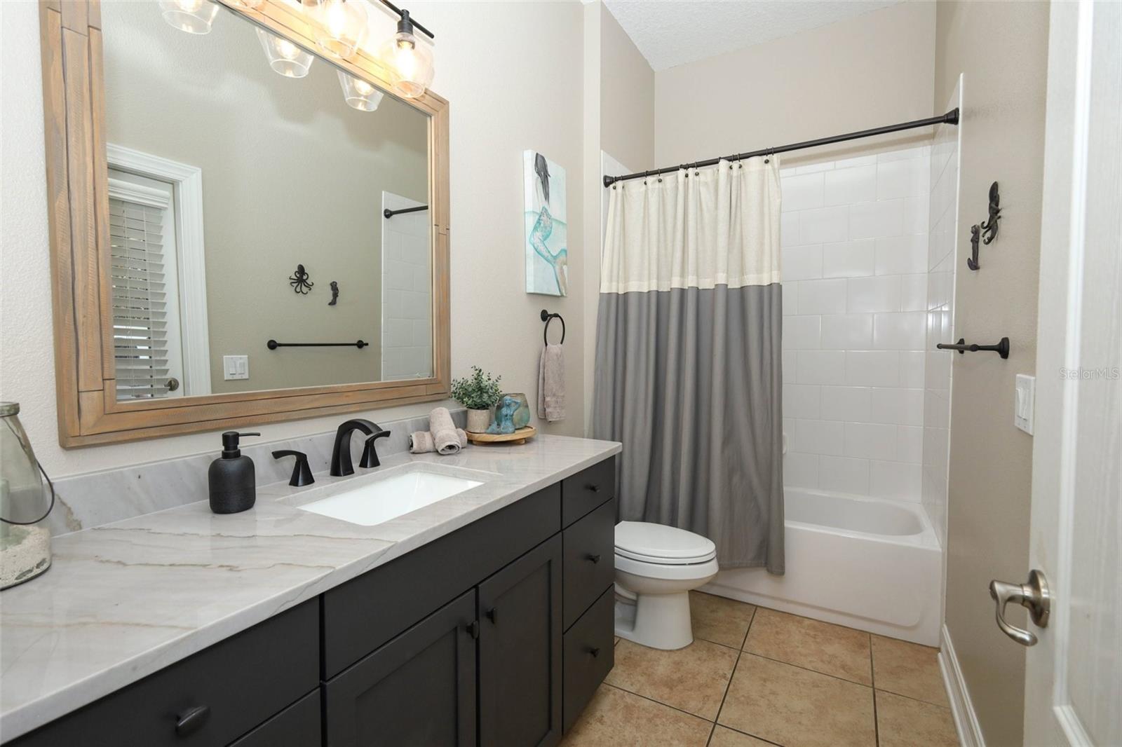 Image 31 of 81 For 3956 Isle Vista Avenue