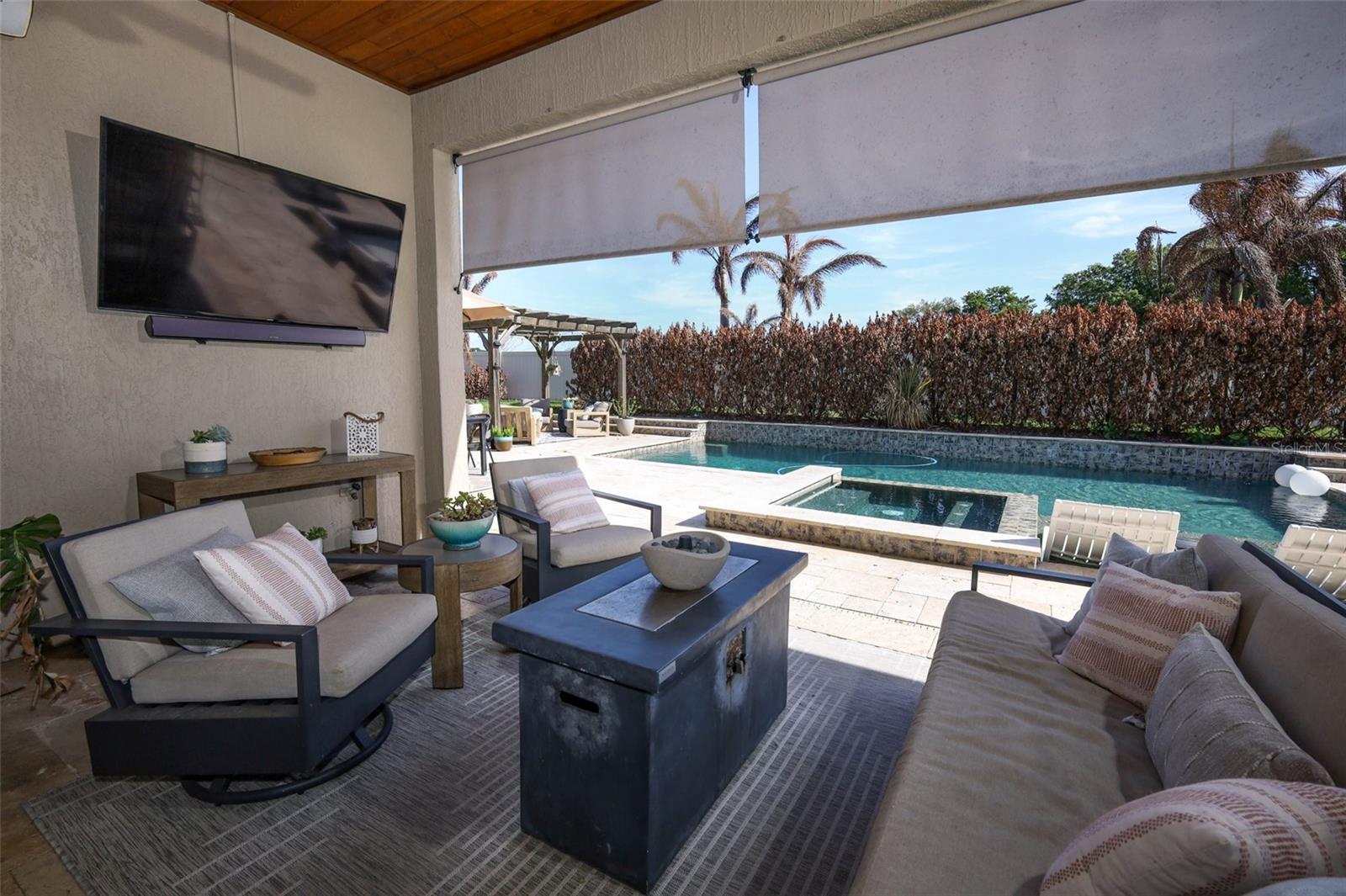 Image 41 of 81 For 3956 Isle Vista Avenue