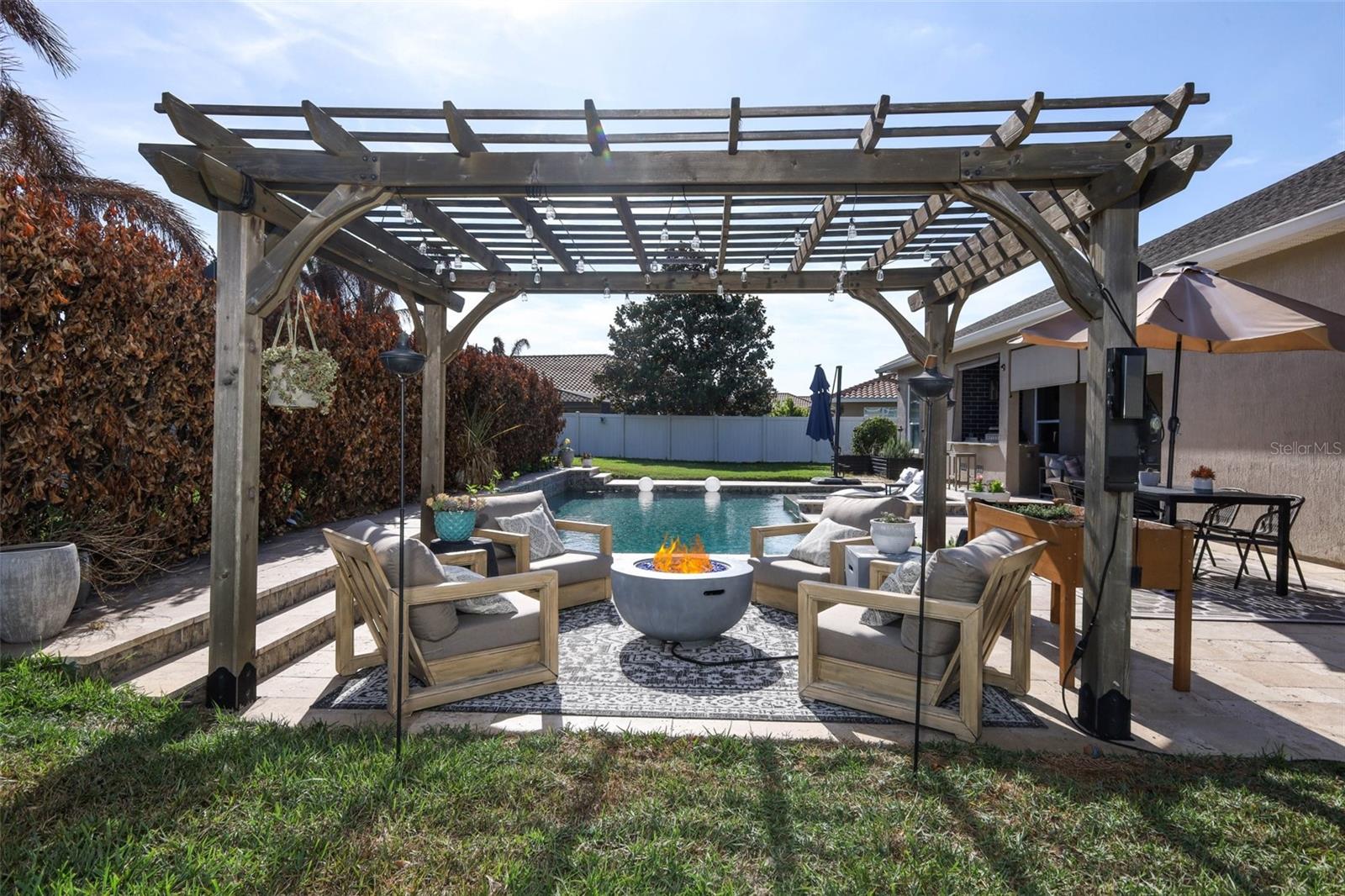 Image 52 of 81 For 3956 Isle Vista Avenue