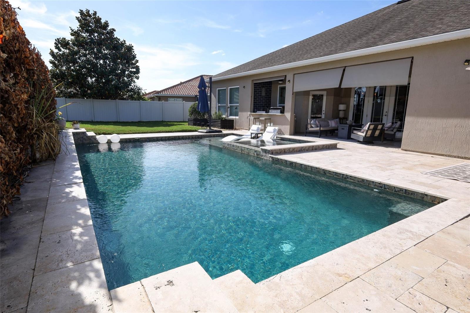 Image 53 of 81 For 3956 Isle Vista Avenue